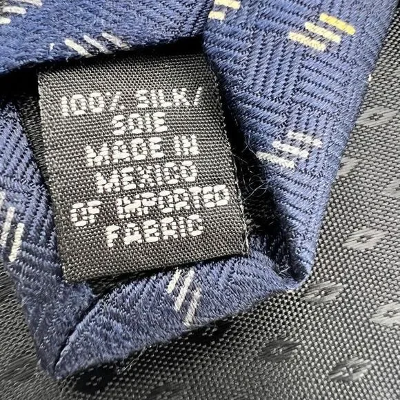 Vintage Bill Blass Silk Tie Blue and Light Yellow / Cream - Picture 6 of 8